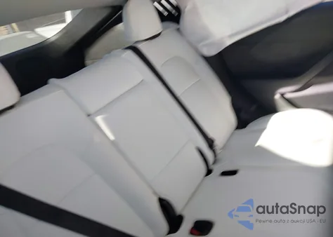 2021 Tesla Model Y Long Range Dual Motor All-Wheel Drive z USA, uszkodzony, nr VIN 5YJYGDEE6MF072841